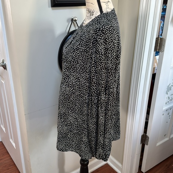 Easy-care LOFT business casual blouse Size M - Picture 5 of 13